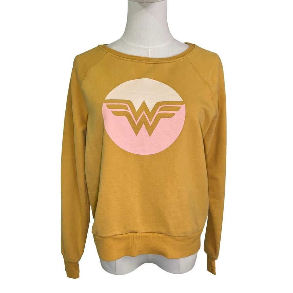 Junk Food Wonder Woman Graphic Sweatshirt M Mustard Yellow Pullover Comic Merch